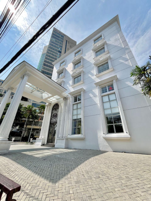 Dijual / Disewa Gedung Komersial Jalan Basuki Rahmat