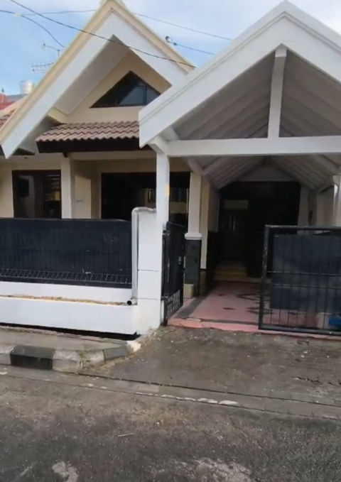 Disewa Rumah Sutorejo Prima