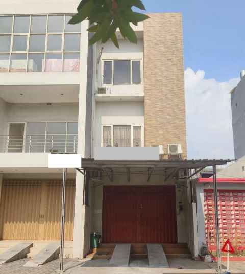 Dijual / Disewa Ruko Komersial Nol Jalan Raya Merr
