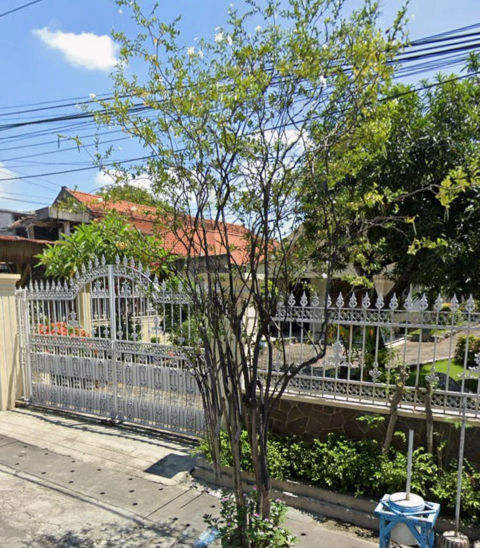 Dijual Rumah dan Gudang Petemon Barat
