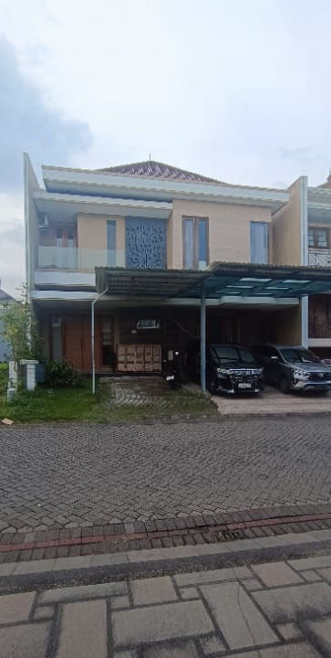 Dijual / Disewa Rumah Pakuwon Indah Cluster Villa Bukit Regency 3