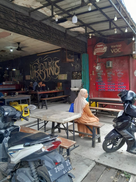 Dijual Rumah Usaha Jalan Raya Demak