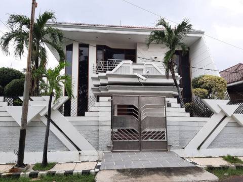 Dijual Rumah Dharmahusada Indah Utara
