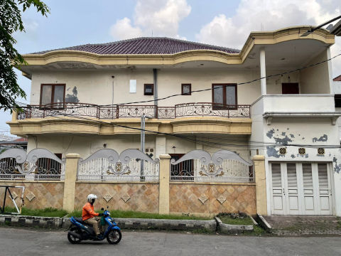 Disewa Komersial Raya Darmo Permai