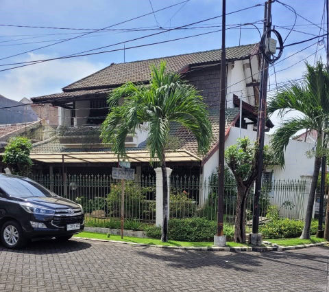 Dijual Rumah Manyar Jaya