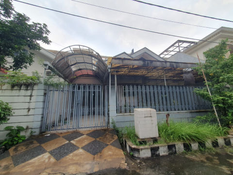 Dijual Rumah Hitung Tanah Dharmahusada Indah
