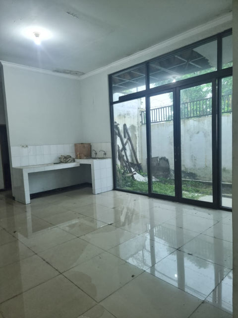 Disewa Rumah Pucang Sewu
