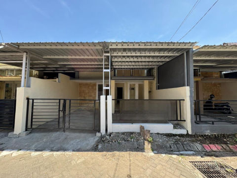 Dijual Rumah Greenlake Wonorejo