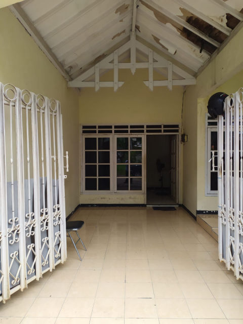 Dijual Rumah Simpang Darmo Permai Selatan