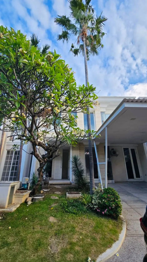 Dijual Rumah Pakuwon Indah Cluster Larizwood