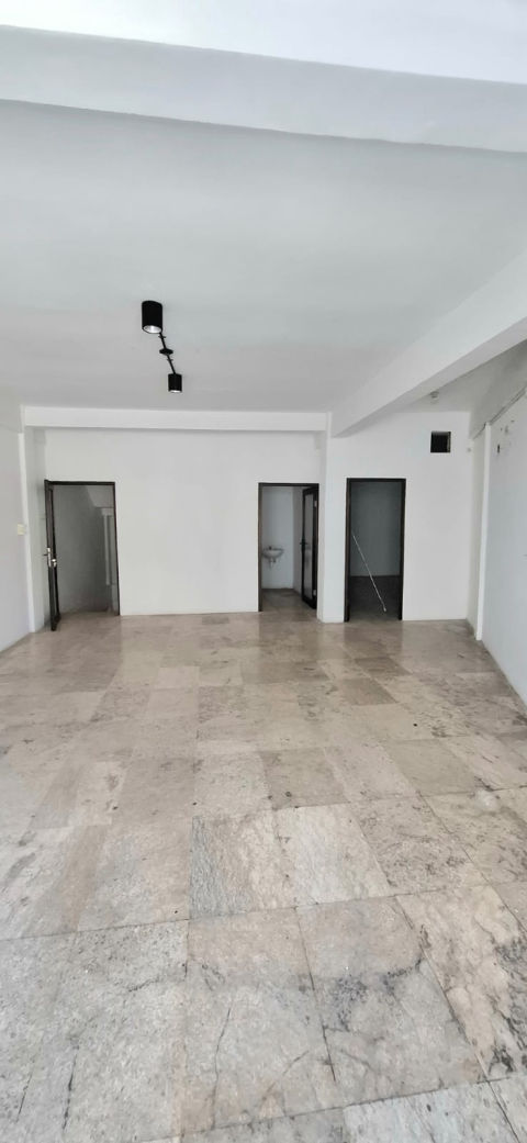 Disewa Ruko Komersial Jalan Bubutan