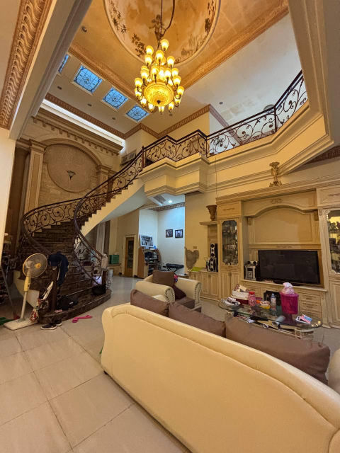 Dijual Rumah Sutorejo
