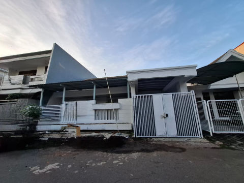 Disewa Rumah Jalan Sutorejo