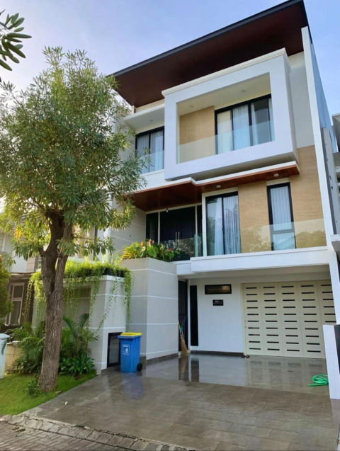 Dijual Rumah Pakuwon Indah Cluster The Mansion