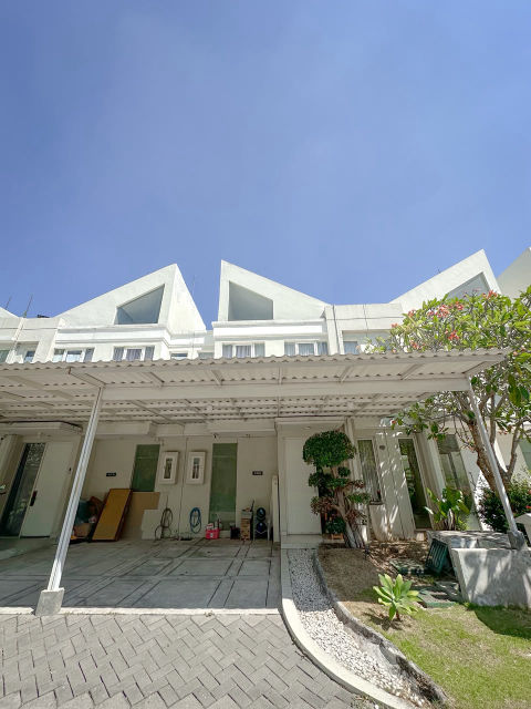 Dijual Rumah Grand Pakuwon
