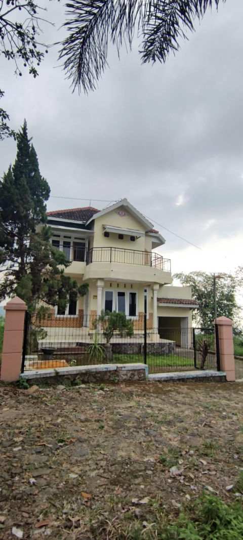 Dijual Rumah Villa Jalan Kartini Pacet
