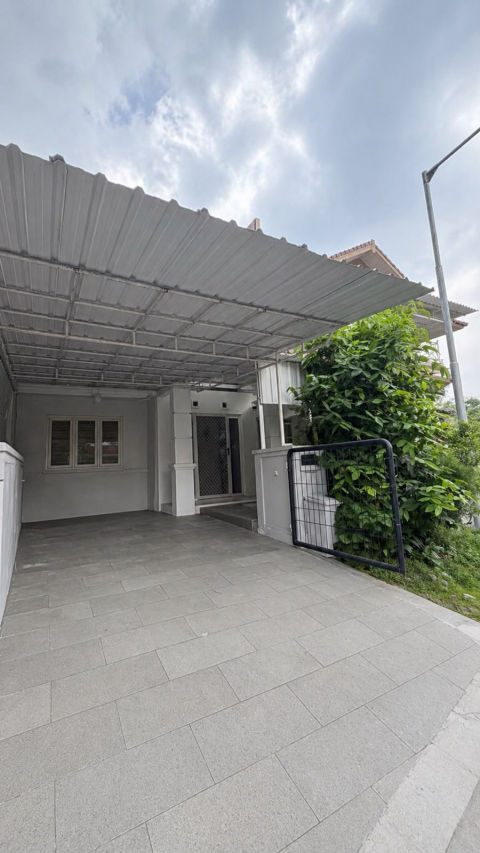 Dijual Rumah Pakuwon Indah Cluster Villa Valensia