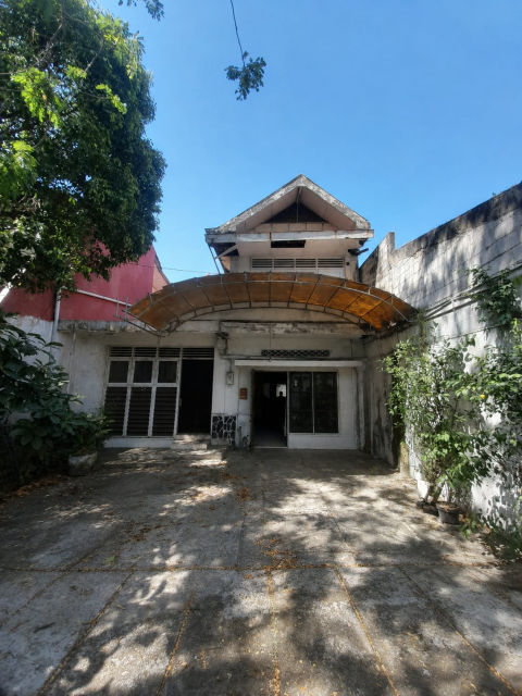 Dijual Rumah Raya Darmo