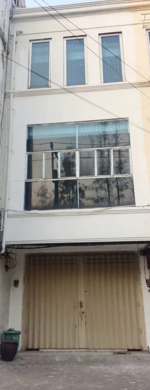 Disewa Ruko Komersial Raya Mayjend