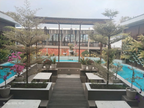 Dijua; / Disewa Komersial Cafe Batu