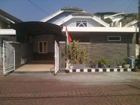 Dijual Rumah dan Tempat Usaha Nirwana Eksekutif