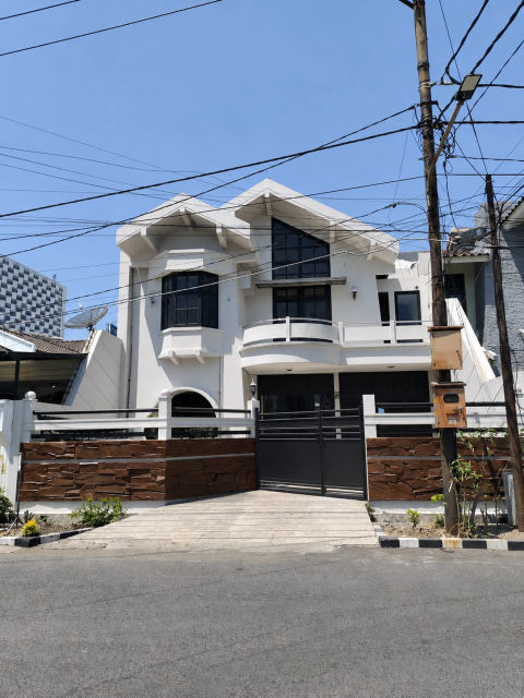 Dijual Rumah Manyar Kertoarjo