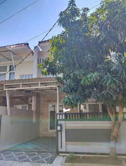 Dijual Rumah Greenlake Wonorejo