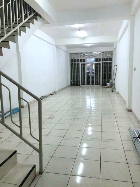 Disewa Ruko Komersial Karang Empat