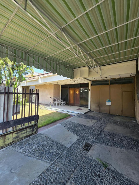Dijual Rumah Jalan Semut