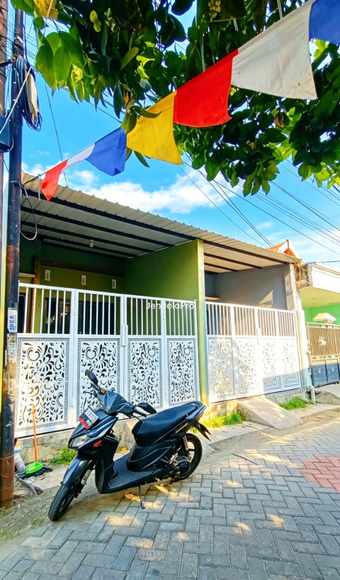 Dijual Rumah Sememi Utara