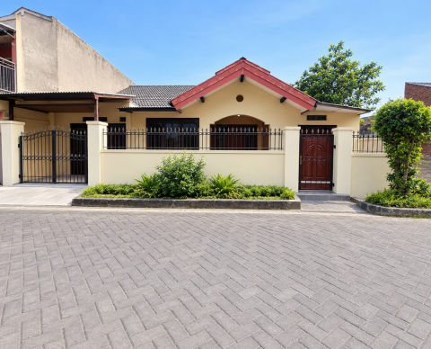 Dijual Rumah Semolowaru Elok