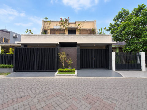 Dijual Rumah Semolowaru Elok