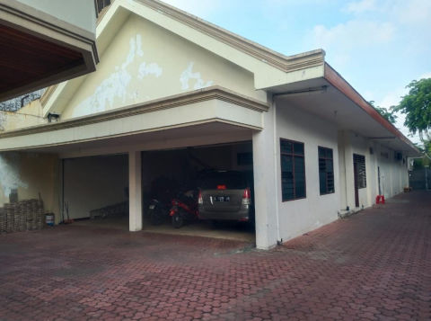 Dijual Rumah Jalan Bronggalan