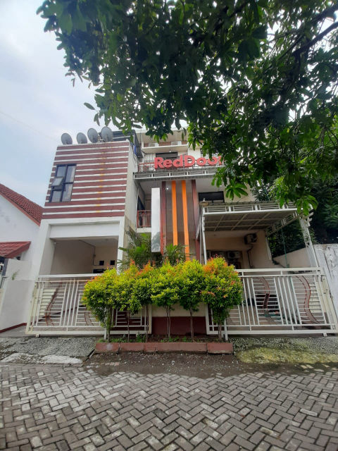 Dijual Rumah Usaha Taman Pinang Indah Sidoarjo