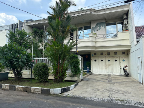 Dijual Rumah Darmo Baru Barat