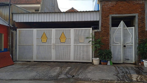 Dijual Rumah Manyar Sambongan