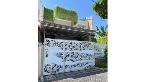 Dijual Rumah Manyar Indah