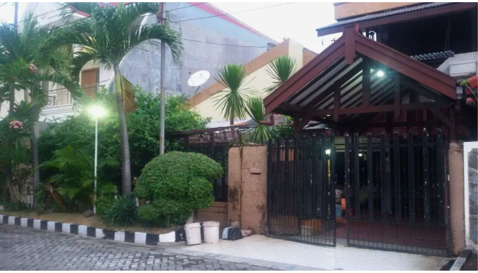 Dijual Rumah Jalan Prapen Indah