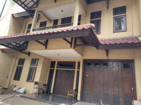 Dijual Rumah Raya Ngagel Jaya
