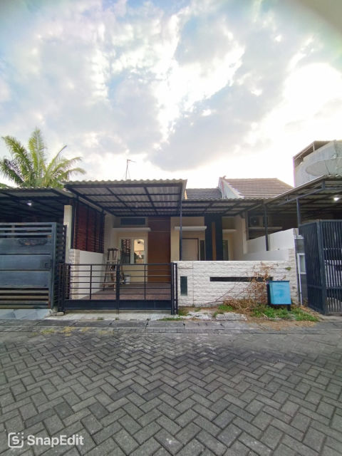 Dijual Rumah Taman Rivera Regency