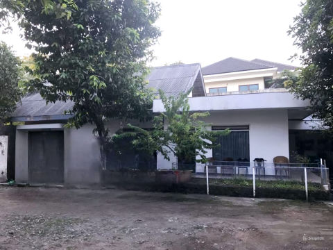 Dijual Rumah Usaha Jalan Ngagel Tama