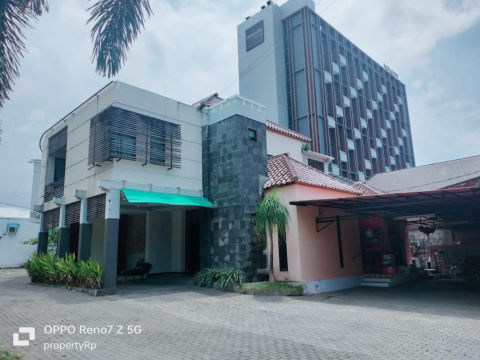 Dijual Rumah Komersial Jalan Raya Jember Banyuwangi
