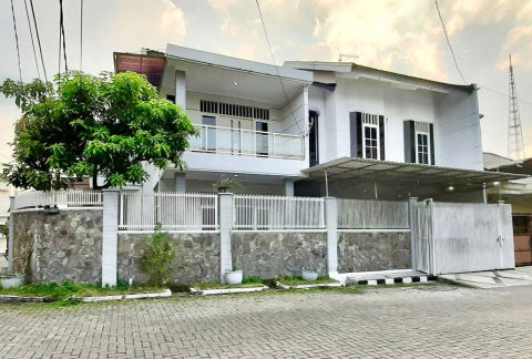 Dijual Rumah Simpang Darmo Permai Selatan
