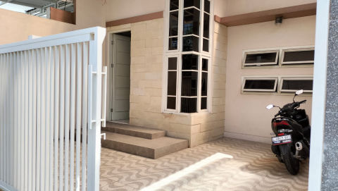 Dijual Rumah Darmo Permai Utara