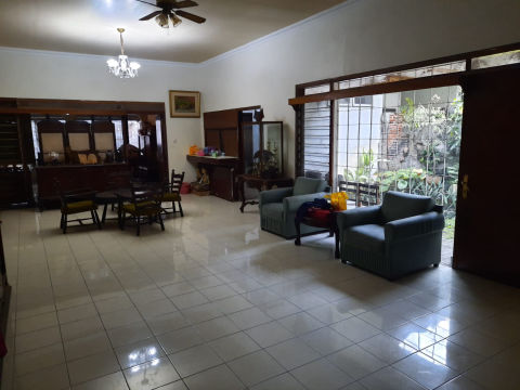 Dijual Rumah Komersial Jalan Kutisari