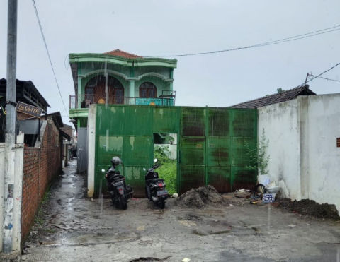 Dijual Rumah Gudang Tropodo I Sidoarjo