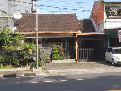 Dijual Rumah Jalan R. Tumenggung Suryo Malang