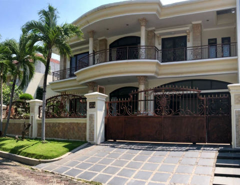 Dijual Rumah Pakuwon City Cluster Villa Westwood