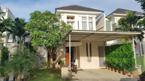 Dijual Rumah Pakuwon Indah Cluster Granada