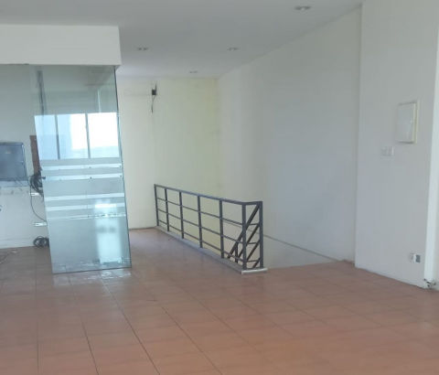 Dijual Ruko Komersial Bukit Darmo Golf